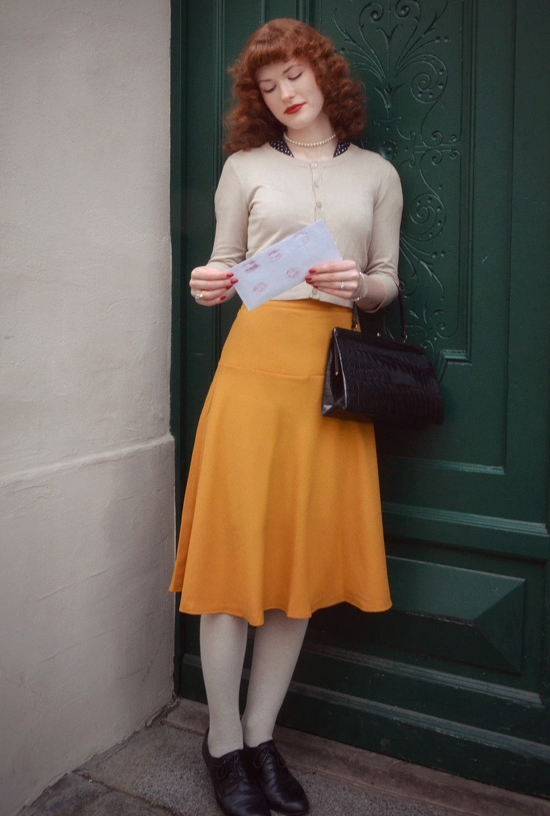 Pretty 40s Yoke Skirt - Gold