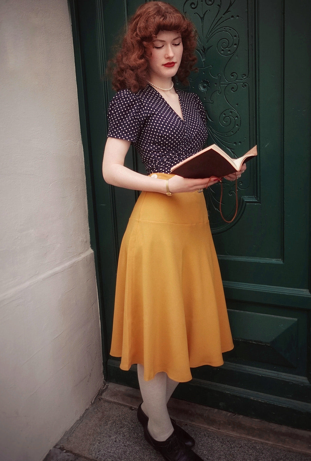 Pretty 40s Yoke Skirt - Gold